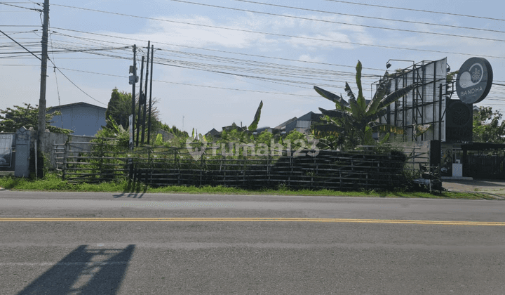 Tanah Kering di pinggir jln utama Colomadu - Solo 1