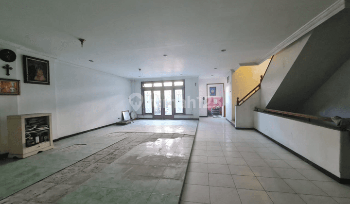 Ruko 3 lt super strategis di jln Dr Rajiman Solo 7