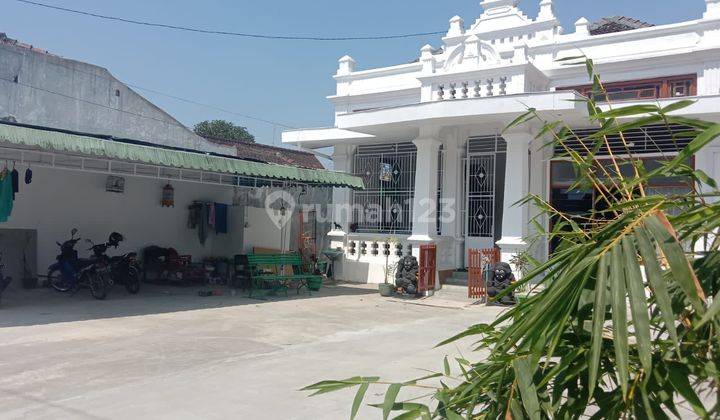 Rumah Klasik hitung tanah di jl RE Martadinata dekat Solo kota 1