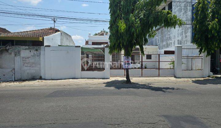 Rumah classic vintage di jalan RE Martadinata Solo 2