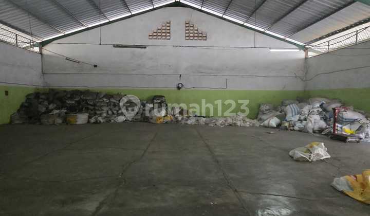Strategic Warehouse on Sidoluhur Street, Cemani Grogol Sukoharjo, Near Solo City and Solo Baru.