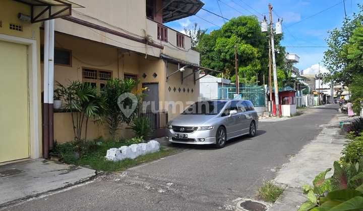 Rumah Strategis Siap Pakai Dekat Jalan Yos Sudarso Serengan Solo. 2
