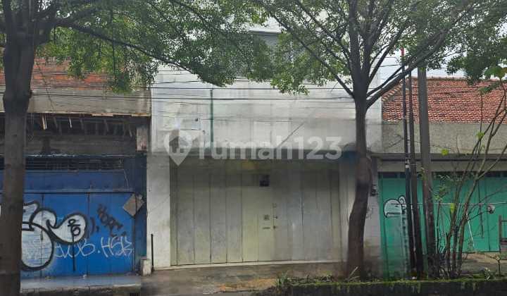 Ruko Strategis 3,5 Lantai di Jalan Yos Sudarso Serengan Solo Ruko Strategis 3,5 Lantai di Jalan Yos Sudarso Serengan Solo