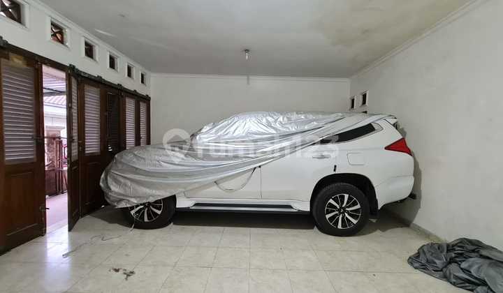 For Rent: Nice Ready-to-Use House Near Slamet Riyadi Street, Solo. For Rent: Nice Ready-to-Use House Near Slamet Riyadi Street, Solo.