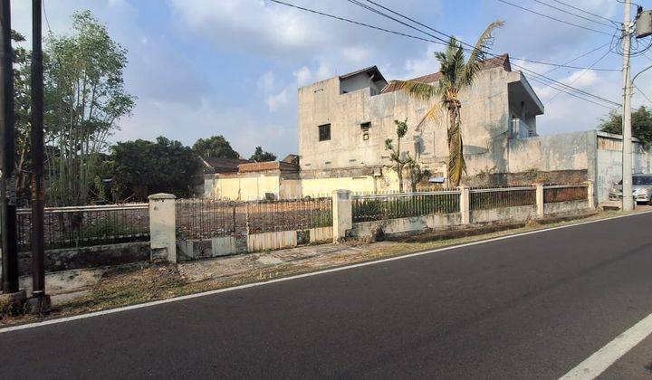 Tanah tengah kota di jalan kapten pattimura serengan solo 1