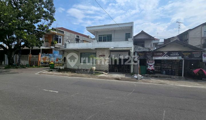 Rumah Strategis Pinggir Jalan Manahan Banjarsari Solo, Cocok Untuk Usaha Atau Kantor.