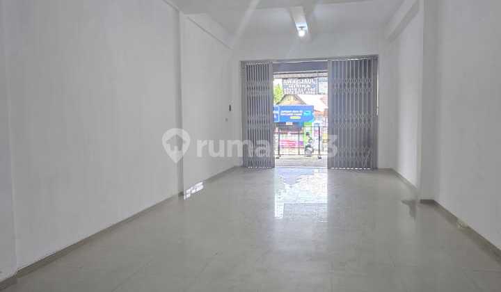 Strategic Shop House near Veteran Street Tipes Serengan Solo, Spacious Parking. 2