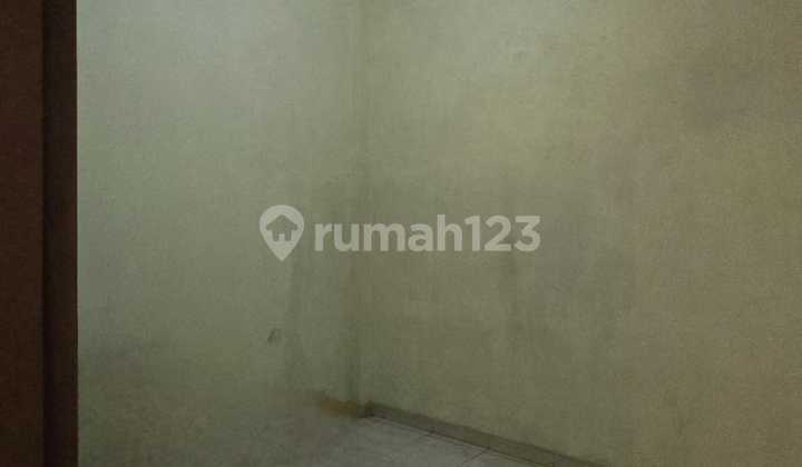 Ruang Usaha Strategis di Jalan Yos Sudarso Solobangunan Bersih Terawat Siap Pakai, Cocok untuk Bisnis dan Investasi Usaha. Ruang Usaha Strategis di Jalan Yos Sudarso Solobangunan Bersih Terawat Siap Pakai, Cocok untuk Bisnis dan Investasi Usaha.