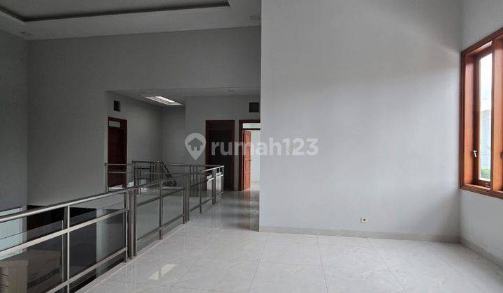 Rumah mewah konsep modern minimalis di cluster elite solo baru 2
