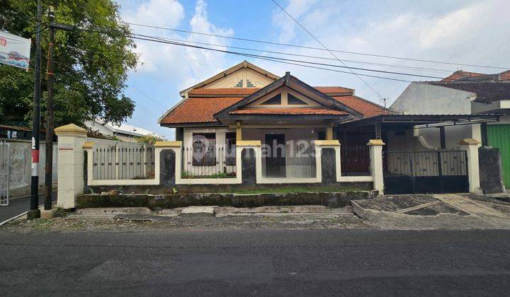 Rumah 2 Lantai Hitung Tanah Dekat Widuran Setabelan Kepatihan Jebres Solo 2