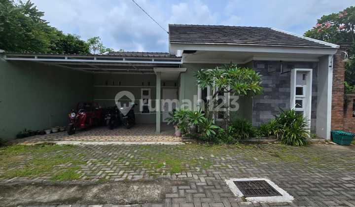 Affordable Ready-to-Occupy House for Sale in Colomadu Solo, Near Adi Sucipto Road.