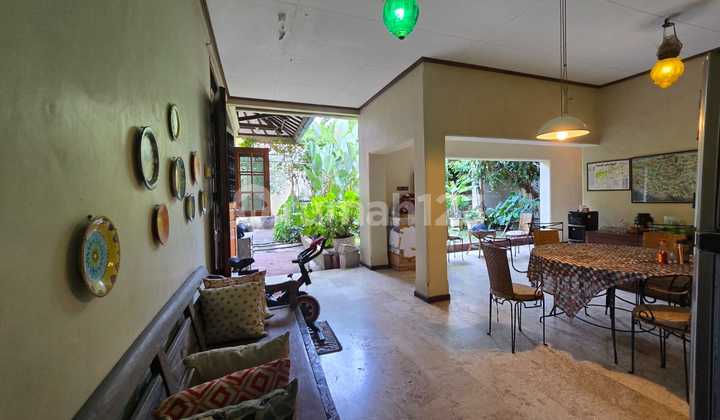 For Sale Luxury Serene Strategic City Center House on Jalan Kapten Mulyadi Pasar Kliwon Solo, Excellent Very Strategic Location. 2