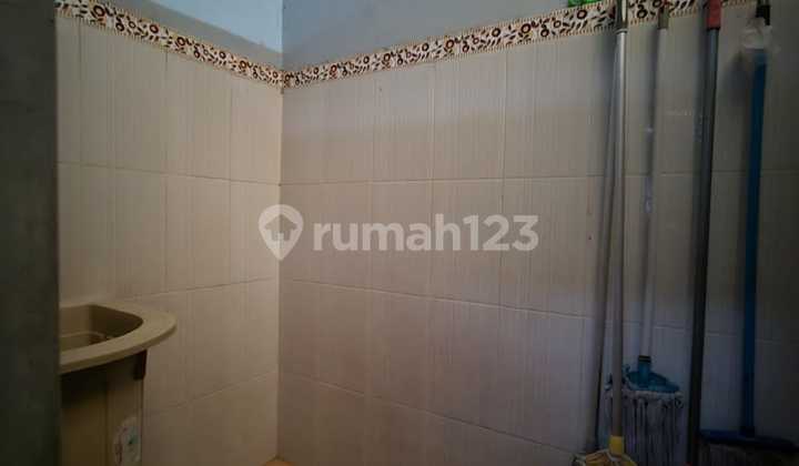 Strategic Ready-to-Use House or Warehouse in Grogol Telukan Near Solo Baru Strategic Ready-to-Use House or Warehouse in Grogol Telukan Near Solo Baru