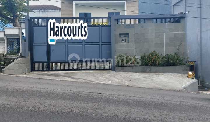 For Quick Sale! Modern Minimalist Luxury Villa on Lawu Street, Tawangmangu Solo, Fully Furnished, Ready to Occupy.