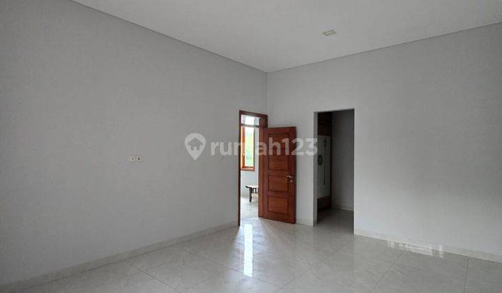 Rumah Mewah Konsep Modern Minimalis di Cluster Elite Solo Baru  2