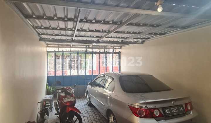 Ready-to-Use House for Sale in the City Center, Super Strategic Location Close to Everything. Clean and Move-in Ready Condition.