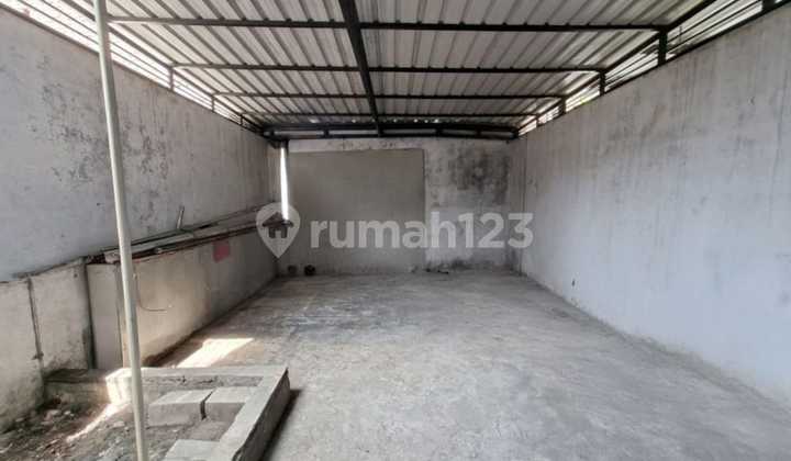 Good and Strategic Shop House in the Center of Solo City 2