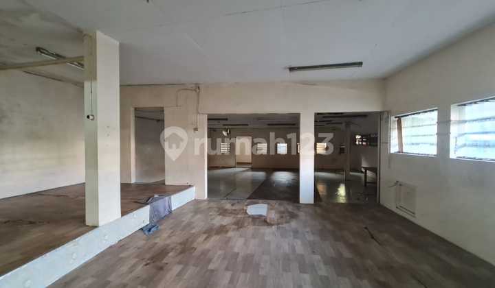 Ruang Usaha Strategis Siap Pakai Eks Garment di Tipes Serengan Dekat Jalan Veteran Solo. Ruang Usaha Strategis Siap Pakai Eks Garment di Tipes Serengan Dekat Jalan Veteran Solo.