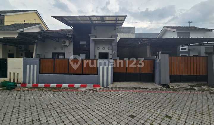 Dijual Rumah Bagus Modern Minimalis Di Perumahan Colomadu Solo, Bangunan Bersih Terawat. Siap Huni. Dijual Rumah Bagus Modern Minimalis Di Perumahan Colomadu Solo, Bangunan Bersih Terawat. Siap Huni.