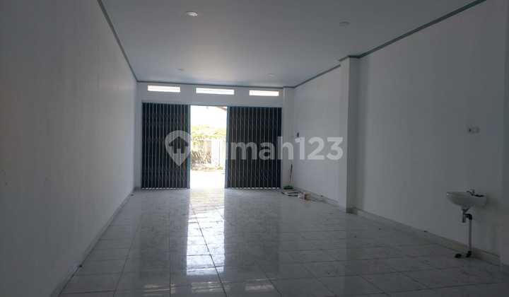 For Rent: Nice 2-Story Strategic Shop House Near Solo Baru. 2