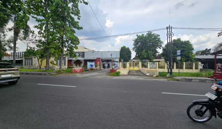 Ruang Usaha Strategis Jalan Bhayangkara Solo Ruang Usaha Strategis Jalan Bhayangkara Solo