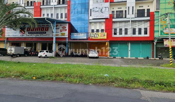 Nice 3-Story Shophouse in Solo Baru, Next to Htc Solo Baru 1