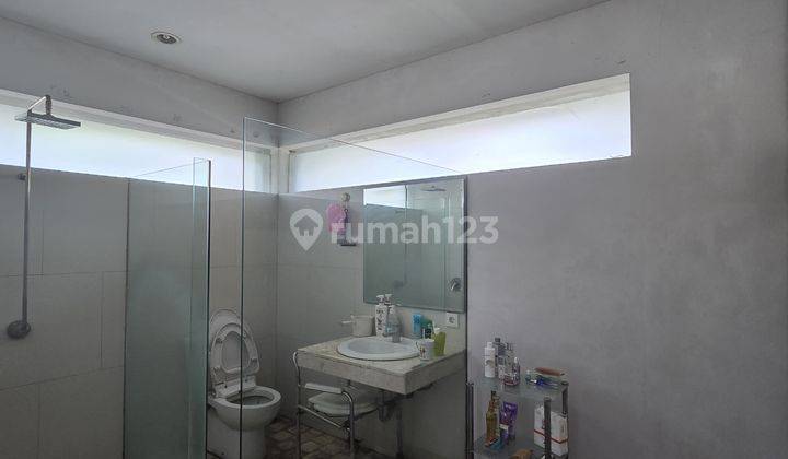 Rumah Mewah Dengan Kolam Renang Di Lor In Residence Colomadu Solo 2