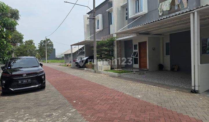 Rumah Baru Gress Minimalis di Cluster Elite Baturan Dekat Pintu Tol Klodran Solo 2
