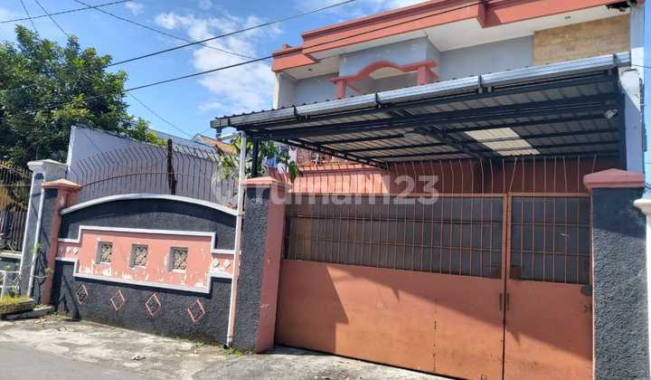 Dijual Rumah dan Ruang Usaha Siap Pakai Tengah Kota di Tipes Serengan Solo. Lokasi Strategis Cocok untuk Usaha dan Investasi Juga Hunian. Dijual Rumah dan Ruang Usaha Siap Pakai Tengah Kota di Tipes Serengan Solo. Lokasi Strategis Cocok untuk Usaha dan Investasi Juga Hunian.