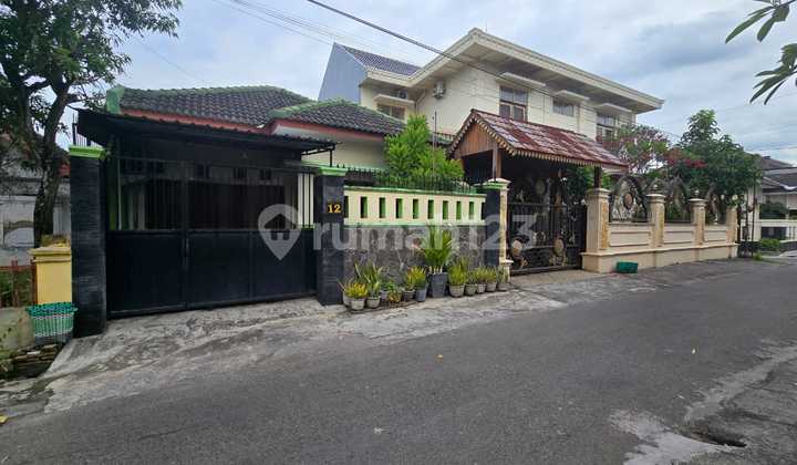 For Sale, Good Ready-to-Use House in Mangkubumen Manahan Solo, Strategic Location in the City Center 2