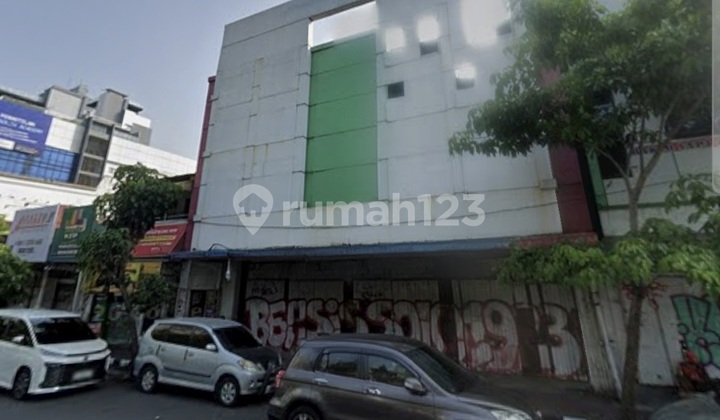 Strategic City Center Shophouse on Slamet Riyadi Street, Solo 2