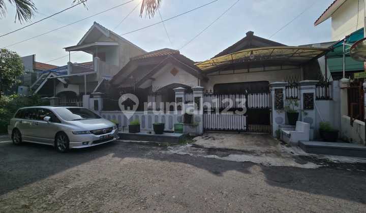 Rumah Bagus Siap Pakai di Fajar Indah Baturan Solo Rumah Bagus Siap Pakai di Fajar Indah Baturan Solo