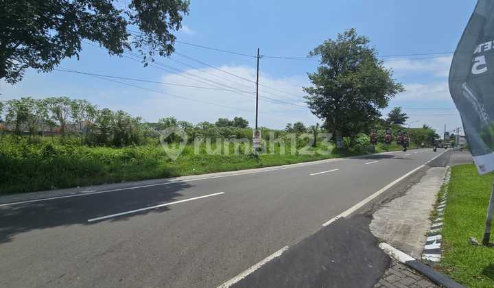 Strategic Land on Tentara Pelajar Street, Colomadu, Karanganyar, Solo