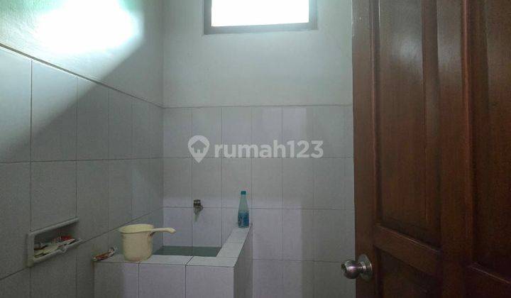 Rumah Mewah 2 Lantai Kawasan Exclusive Lojiwetan Solo Dekat Pasar Gede Solo 2