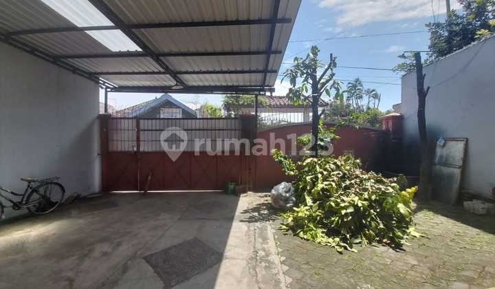 Dijual Rumah dan Ruang Usaha Siap Pakai Tengah Kota di Tipes Serengan Solo. Lokasi Strategis Cocok untuk Usaha dan Investasi Juga Hunian. 2