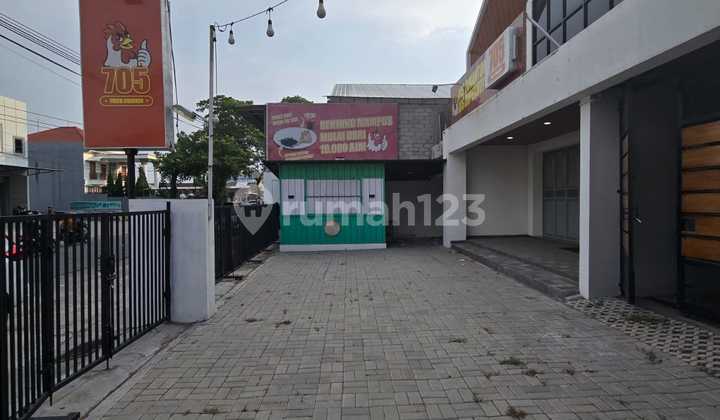 Dijual Rumah dan Ruang Usaha Strategis Dekat Mall Luwes Palur di Mojolaban Sukoharjo Solo.