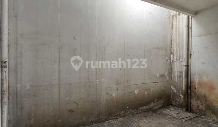 Disewakan Ruko Murah Bagus Siap Pakai Di Pusat Pertokoan Solo Baru.