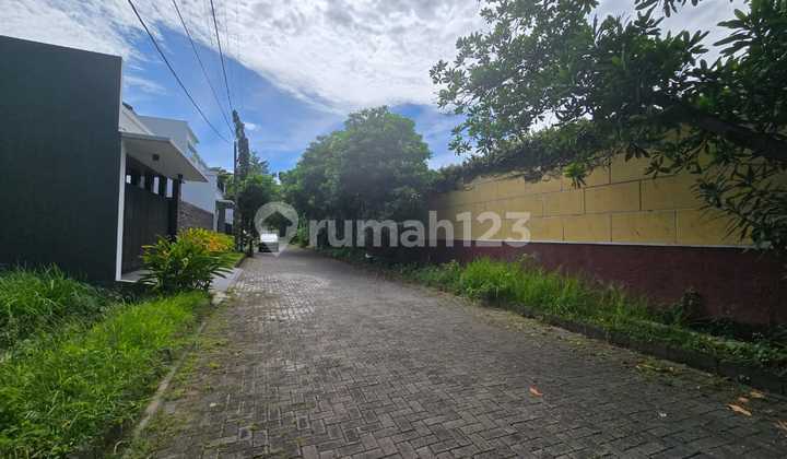 Tanah Kavling Siap Bangun di Perumahan Elite Cendana Residence Solo Baru, Sangat Tenang untuk Dibangun Rumah Mewah.