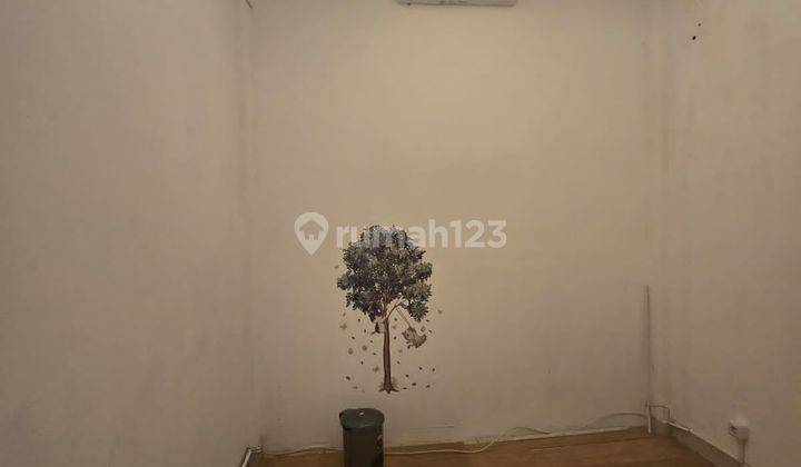 Rumah bagus siap pakai eks klinik kecantikan, tengah kota solo dekat jalan slamet riyadi di penumping solo 2