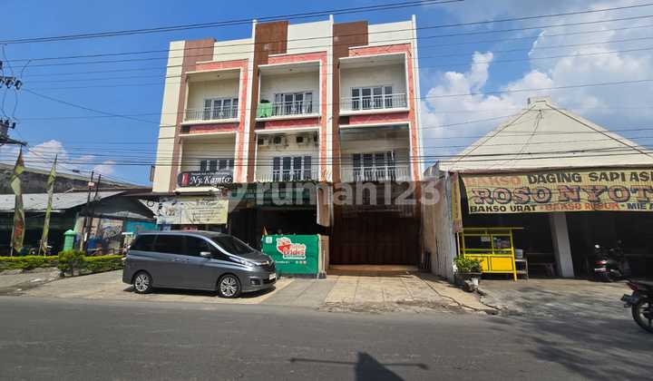 Ruko 3 Lantai Strategis di Jalan Jayawijaya Mojosongo Solo