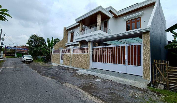 Rumah Mewah Minimalis Dengan Kolam Renang Di Sumber Banjarsari Solo 2