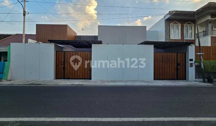 Dijual Rumah Bagus Siap Pakai Pusat Kota Di Serengan Solo. Dijual Rumah Bagus Siap Pakai Pusat Kota Di Serengan Solo.