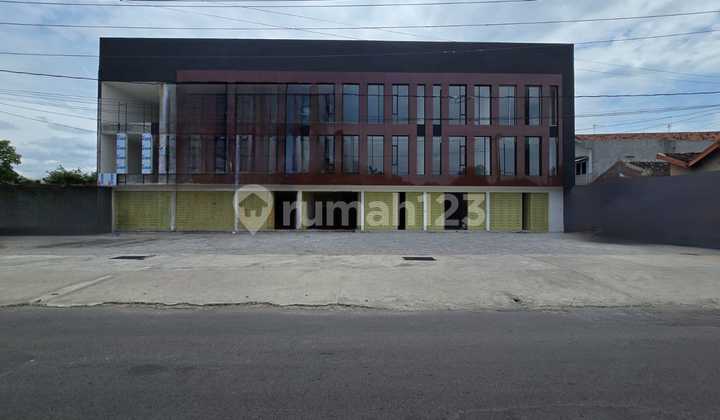 New Strategic Shop House on Pakel Baturan Road, Colomadu, Solo 2