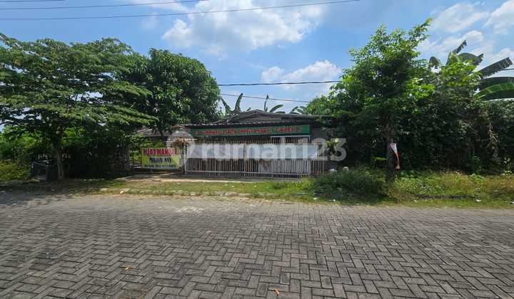 Tanah Kavling Siap Bangun di Jalan Viena Utama ( Boulevard ) Solo Baru.