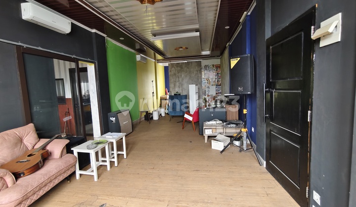 Attached Shophouse in Kota Wisata with extra land. 2