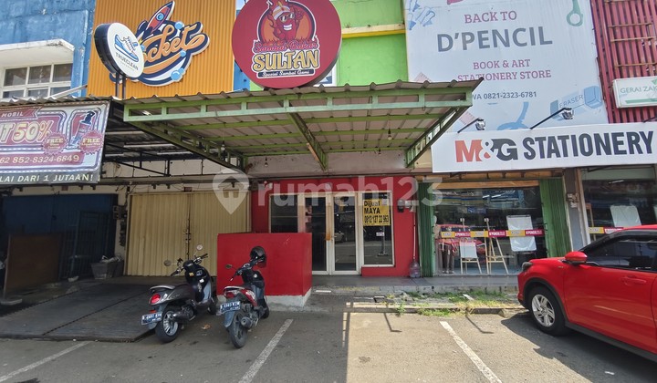 Canadian Shop House in Kota Wisata