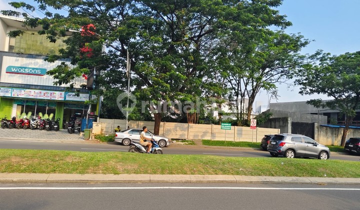 Commercial Land Corner at Living World Mall Roundabout