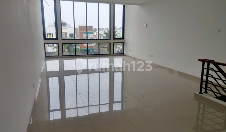 Rare Find, Luxury Oregon Facing Boulevard Shophouse Near Bpk Penabur Kota Wisata