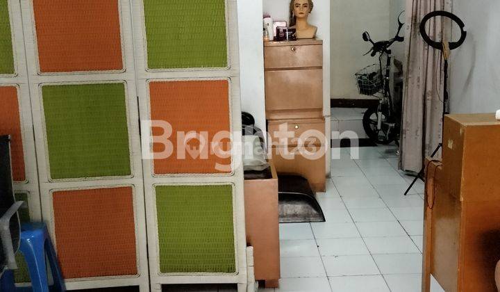 RUMAH KRAMAT SERBA GUNA DAN MURAH, ADA USAHA KELONTONG DAN SALON 1