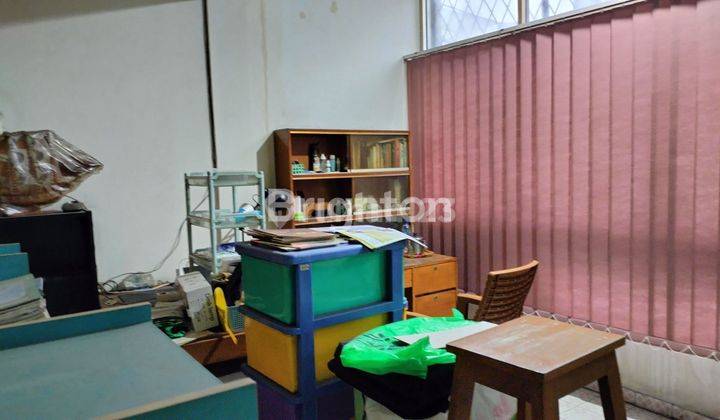 RUMAH TUA KARTINI 3, LANTAI COCOK SEKALI UNTUK KOST-KOSTAN 1